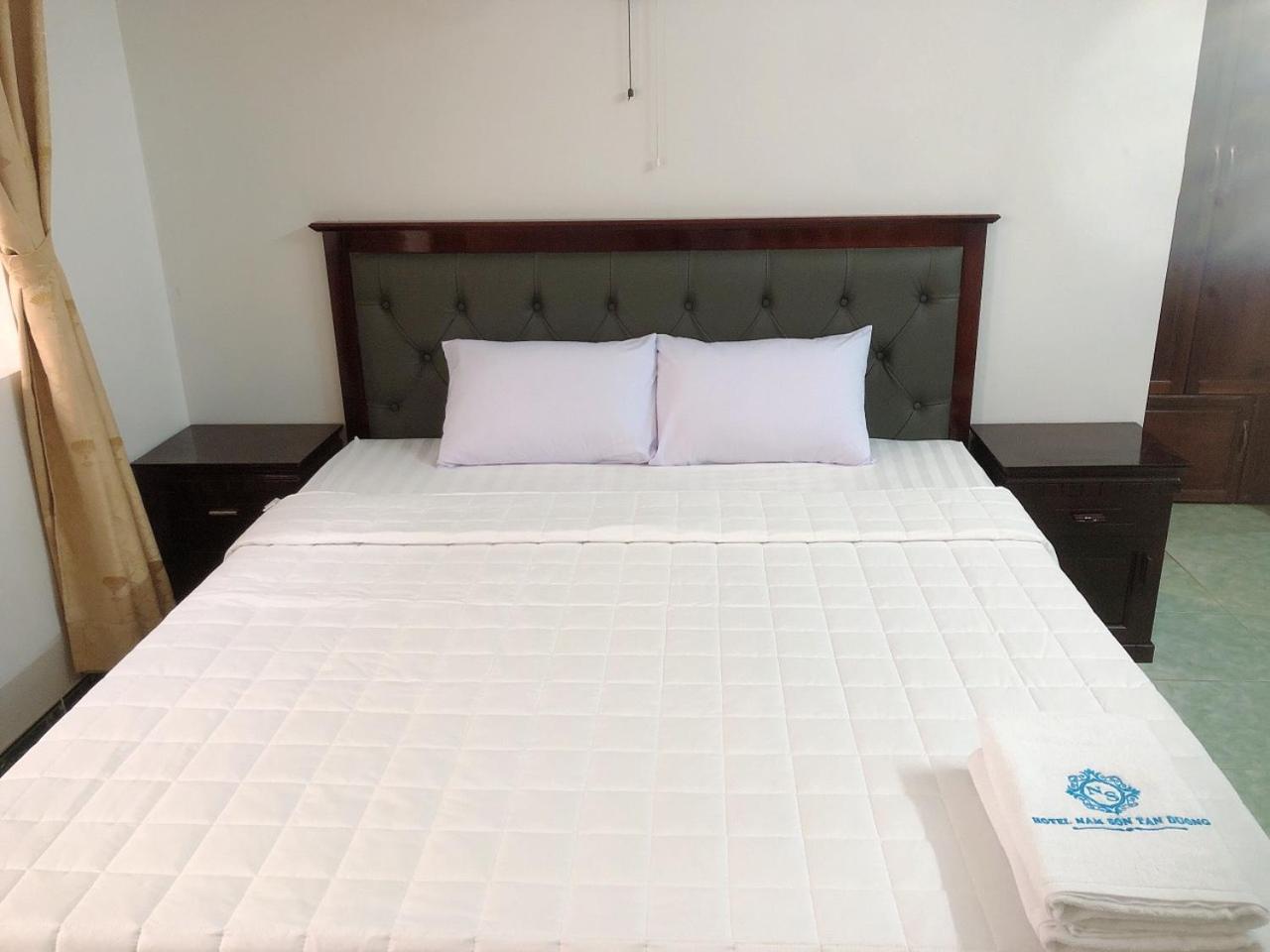 Hotel Nam Son Tan Duong Hai Phong Exteriör bild